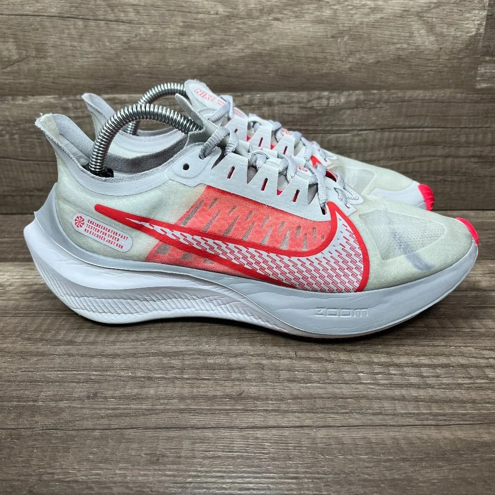 Nike Zoom Gravity Gray Red Womens US Size 7 EUR 38 BQ3203-003 Running Shoes